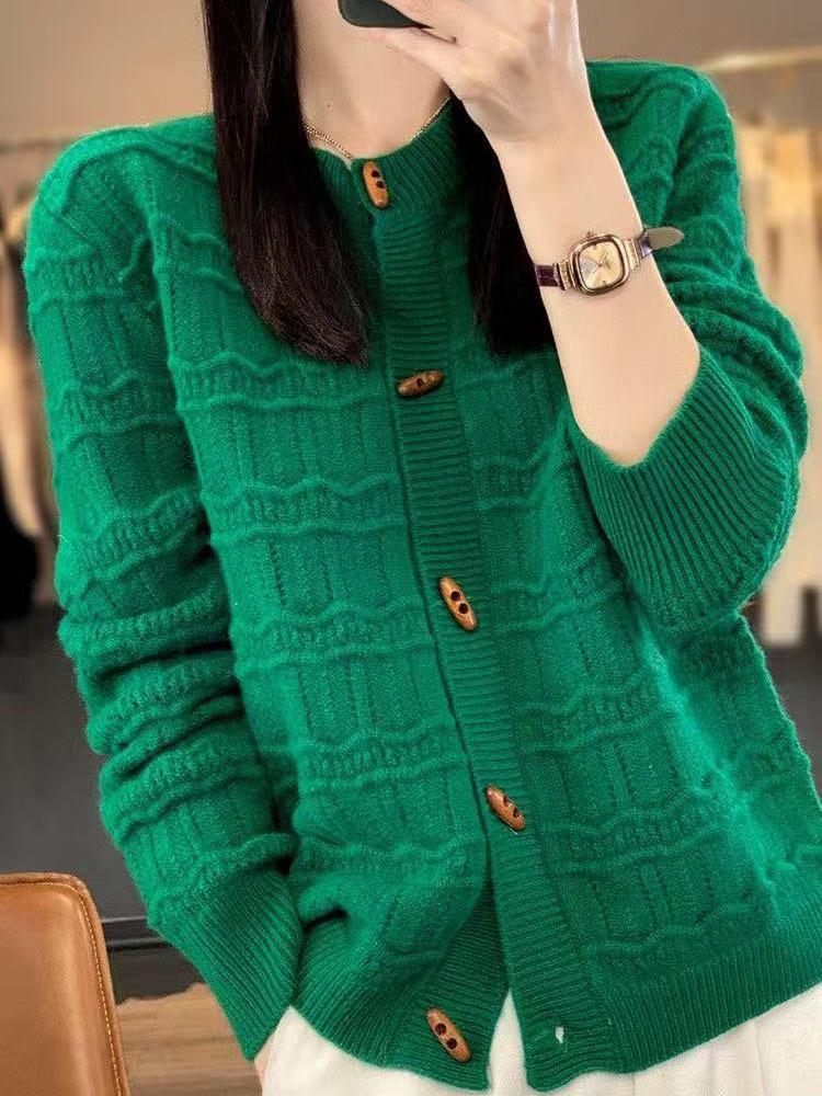 Women's Retro Loose Fit Wool Cardigan with Horn Buttons - Autumn/Winter Collection
