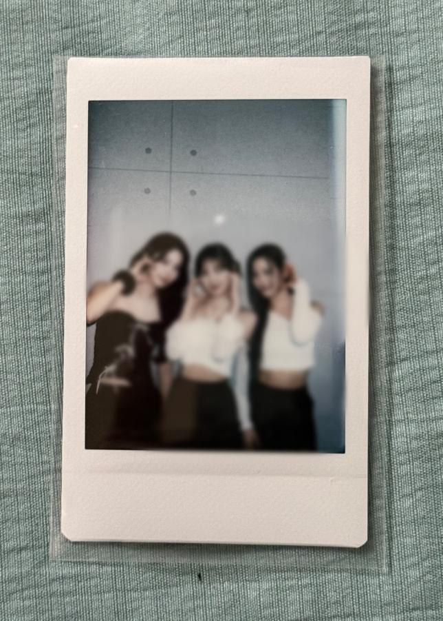 

[USED] NiziU Korea HEARTRIS Music Core Music Center Music Broadcasting