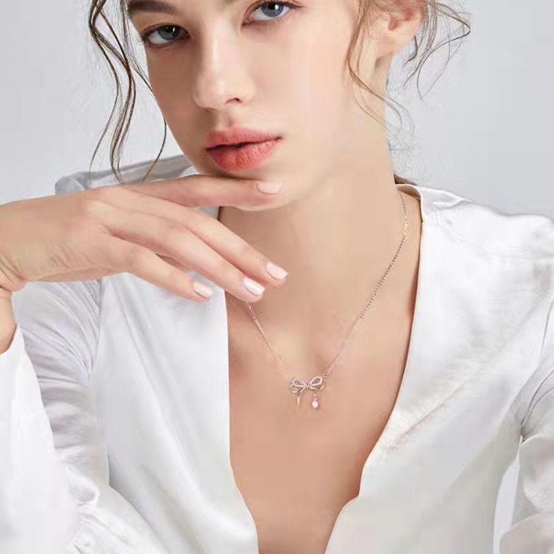 Butterfly Dream Necklace: Elegant High-End Niche Design for Summer - Versatile and Trendy Gift for Girls.
