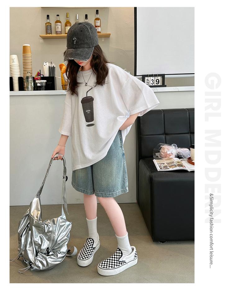 Girls' Summer Short Sleeved T-shirt Set 2026 New Korean Version Stylish Little Girls' Summer Denim Shorts Two-piece Set