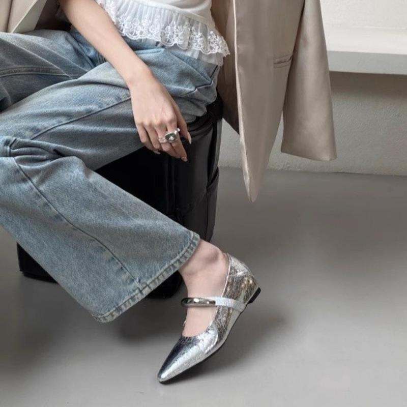 New Fashion Buckle Strap Ladies Flats Mary Janes Shoes Female Designer Shallow Footwear Silk Women Flat With Shoes Red