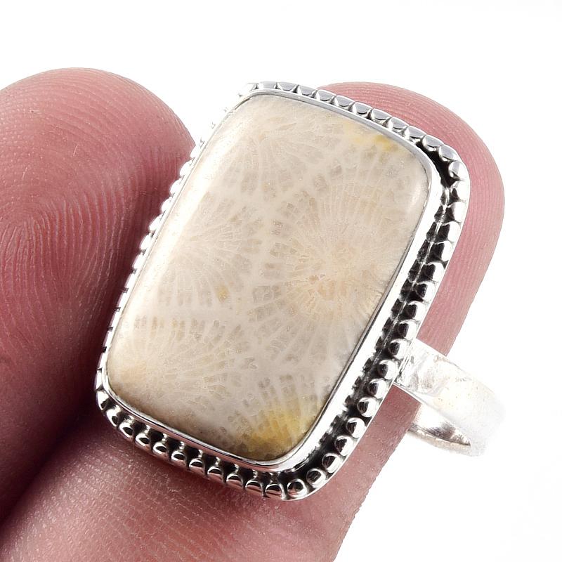 

Подарочное кольцо из серебра 925 пробы с натуральным ископаемым кораллом S.10 o7H30