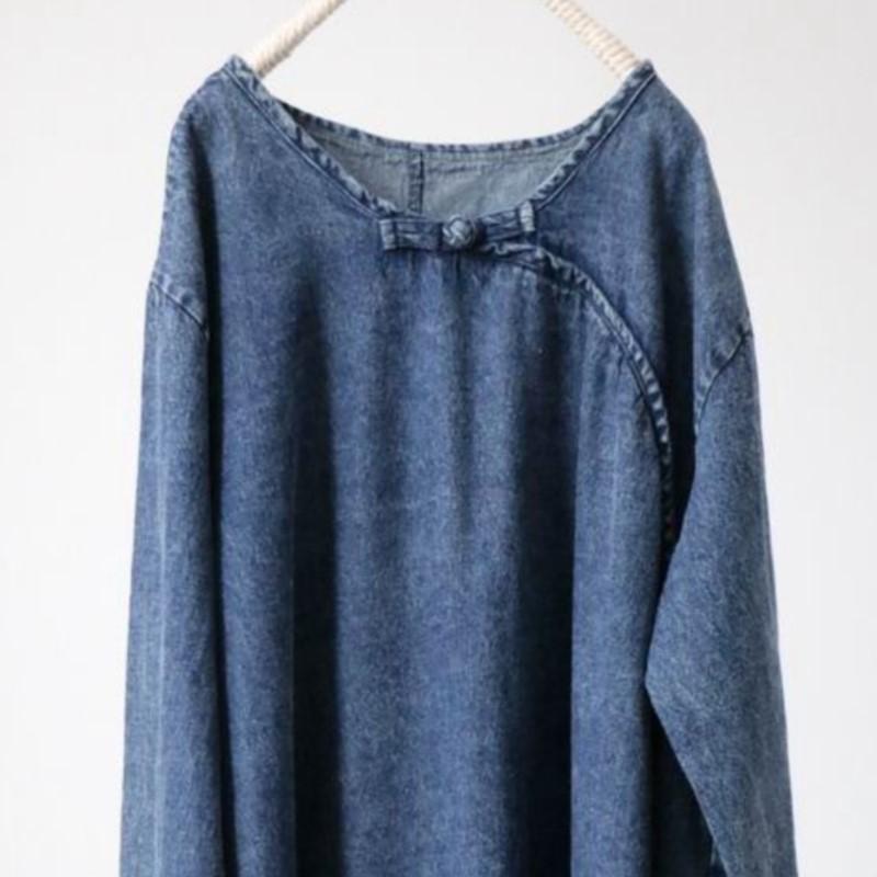 Женское джинсовое винтажное пуловерное платье с круглым вырезом и длинным рукавом — фото 7