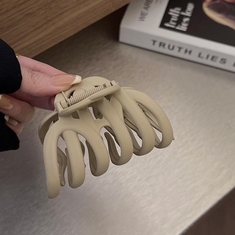 Extra Large All-Match Pumpkin Hair Clip for Women - Widened Shark Hairpin