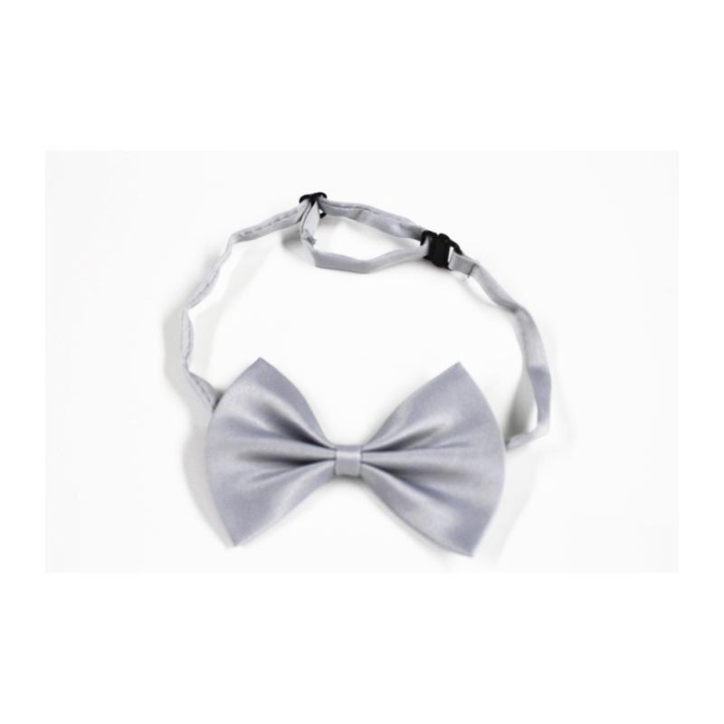 Pánský černý oblek s motýlkem pro sbor, svatby a speciální události