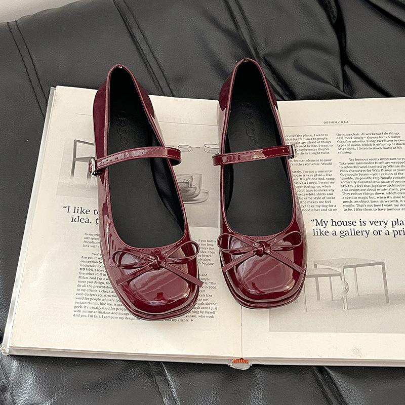 

Французские туфли Мэри Джейн на одной пряжке классические универсальные бант женские 2025 лето новые толстый каблук квадратный носок однотонные туфли 35 красный