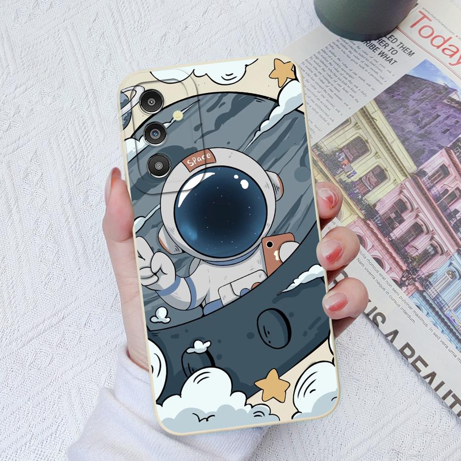 Śliczne astronauta etui do Samsung Galaxy A02 A03 A04 A12 A13 A14 A31 A51 A71 M54 kwadratowy płynny silikon tylna pokrywa do Samsung Galaxy zderzak Fundas
