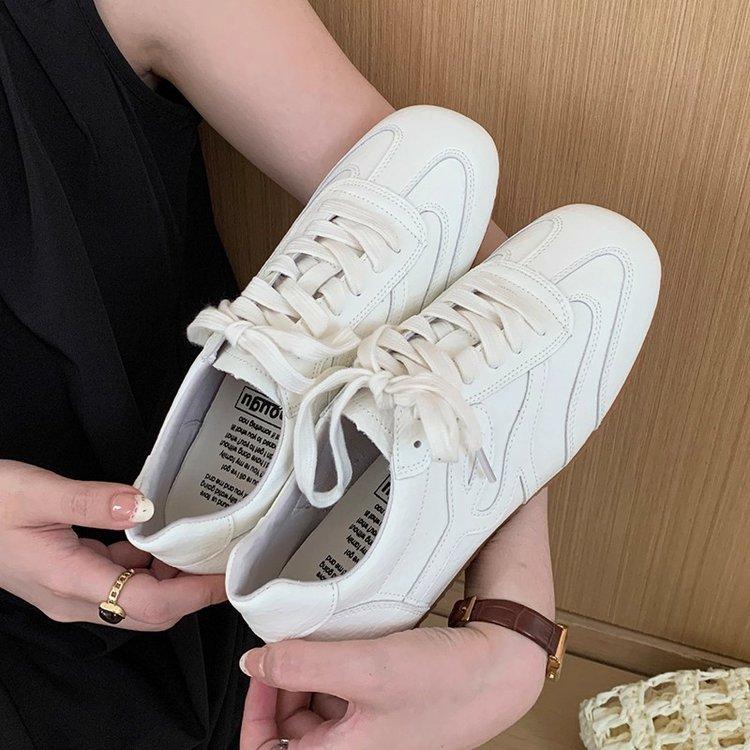 

Beautiful, beautiful and thin German training boots for women s small square flat-soled white shoes for women s 2025 new soft-soled Forrest Gump s 40