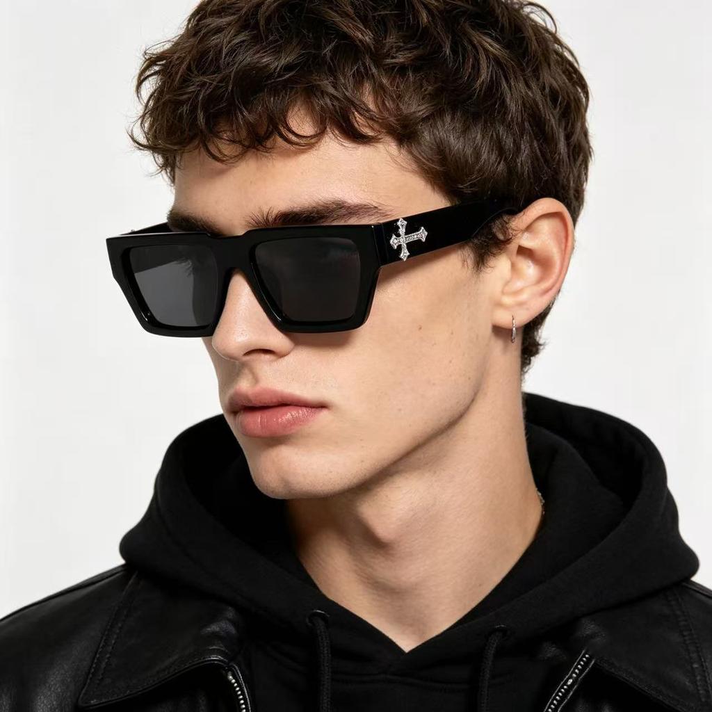 Chloe heart print thick leg sunglasses new street shot dance bar Internet celebrity sunglasses hip hop