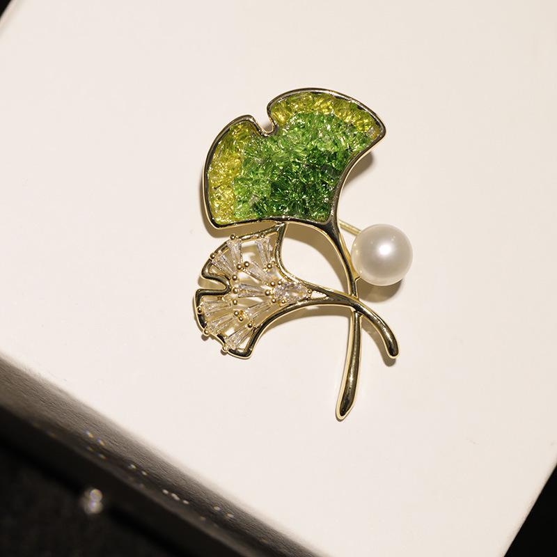 Bo Xin Yun Ginkgo Leaf Brooch with Zircon & Pearl