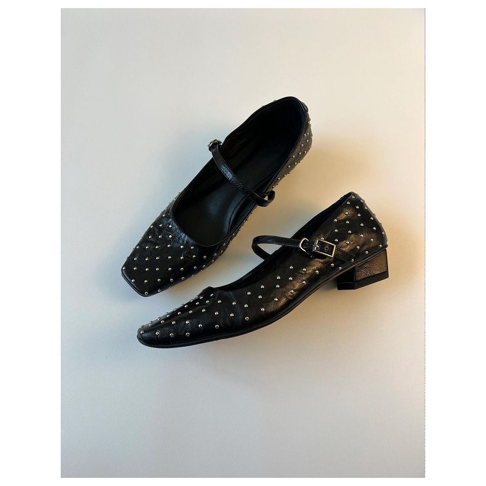 

Rivet square head personalized small leather shoes women s 2025 new one-word buckle with low heel daily versatile light mouth fashion shoes 40 чорний