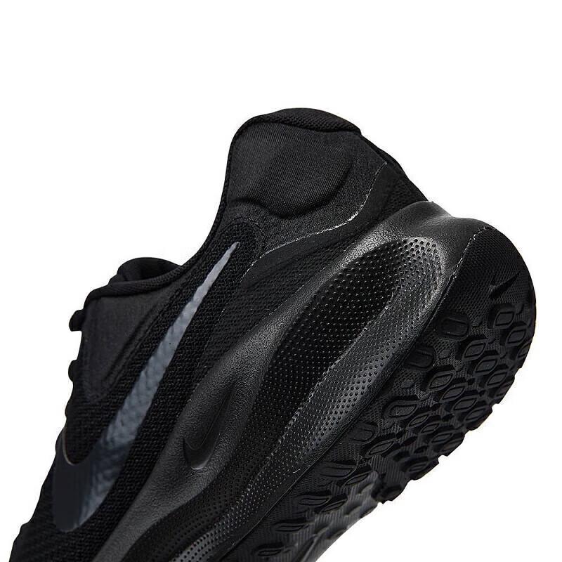 Nike Men's Revolution 7 Running Shoes