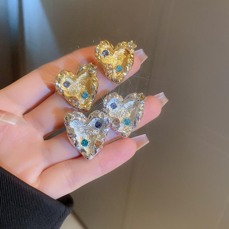 Fashion Simple Metal Irregular Threaded Heart Earrings for Women Enamel Colored Diamond Inlay Stud Earrings Wedding Jewelry Gift