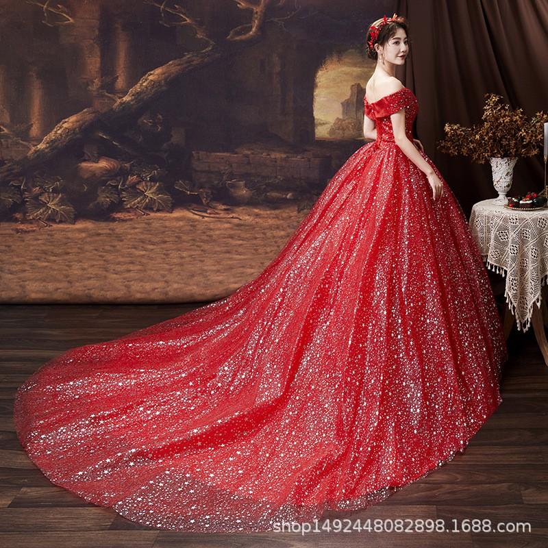 Elegant Red Satin Wedding Dress With Long Train Slim Fit French Style Bridal Party Outdoor Beach Hotel Ceremony