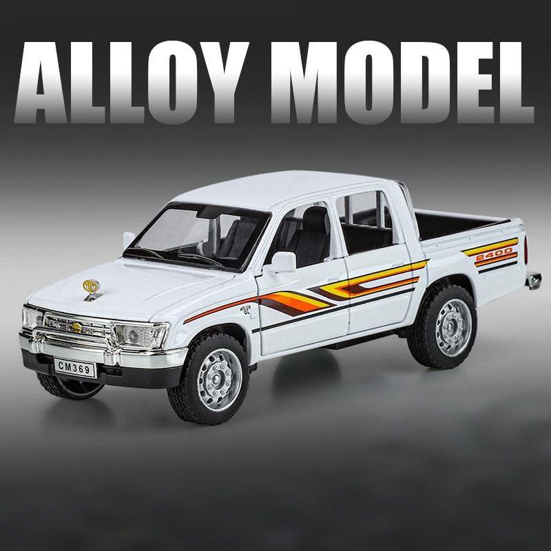 1/32 Toyota Hilux Pickup Alloy Car Model Diecasts Metal Off-road Vehicles Car Model Sound and Light Simulation Collection Kids Toy Gift