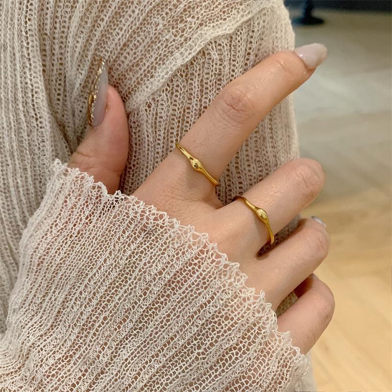 Vintage Gold-Plated Stackable Ring: Personalized Convex Corner with Single Loop - European & American Niche Fashion Style for Women.