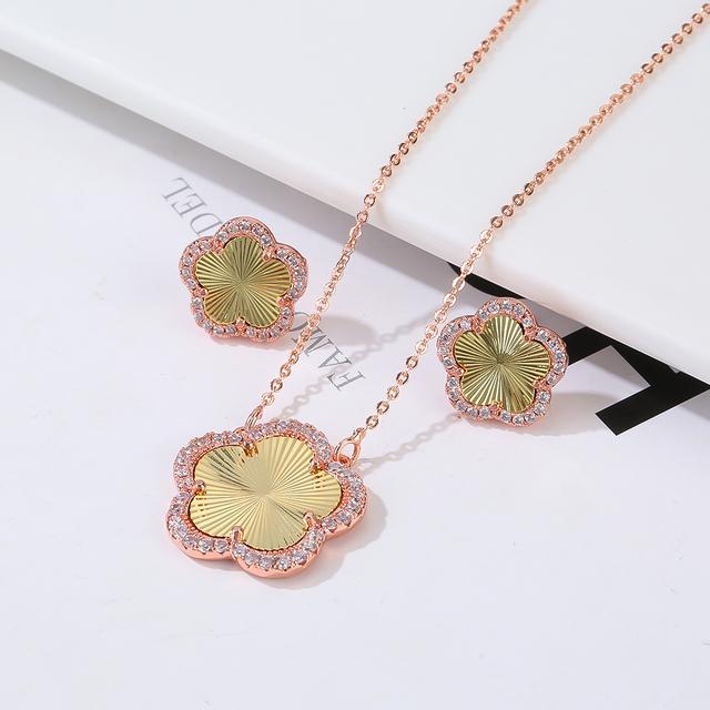 Top Quality Women Girls Five Leaf Flower Set Necklace Earrings Fashion Luxury Natural Stone Shell Set High Quality Zircon Gifts