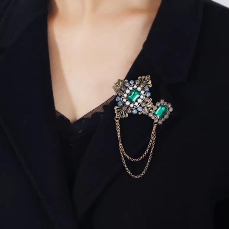 Vintage Elegant Square Metal Tassel Brooches Badges For Women Men Suit Coat Pin Jewelry Accessories Gift