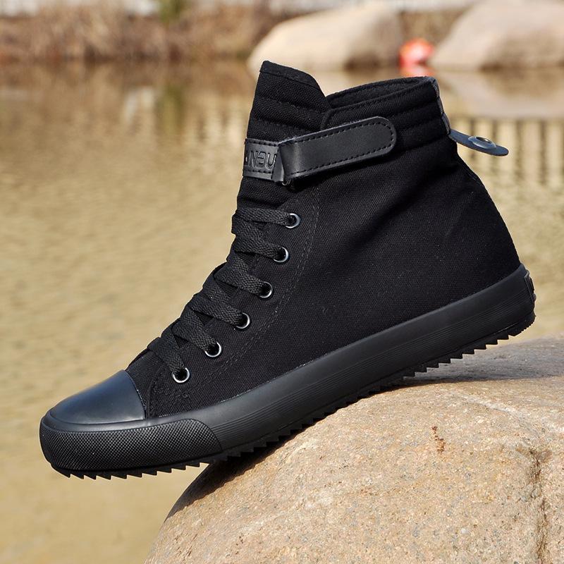 black canvas for men