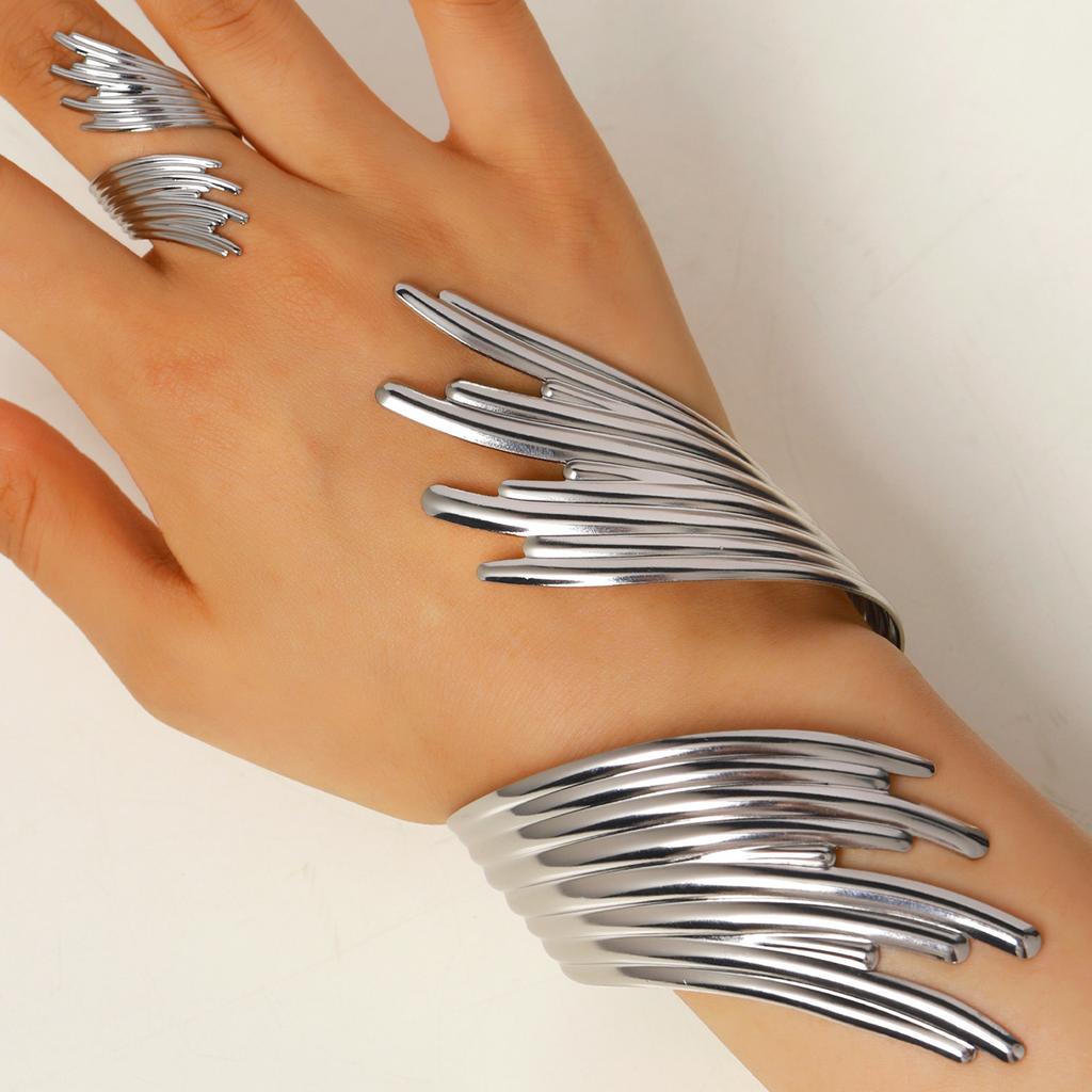 Exaggerated Personality Stainless Steel Feather Wings Open Bangles Rings Set for Women Fashion Designer Banquet Jewelry Gifts