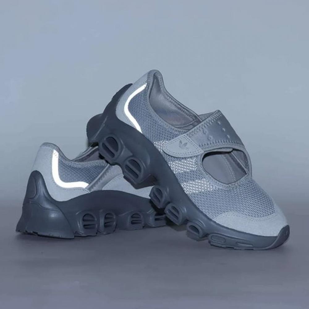 AdidaS Women S meSh SandalS Grey Jh7556 220