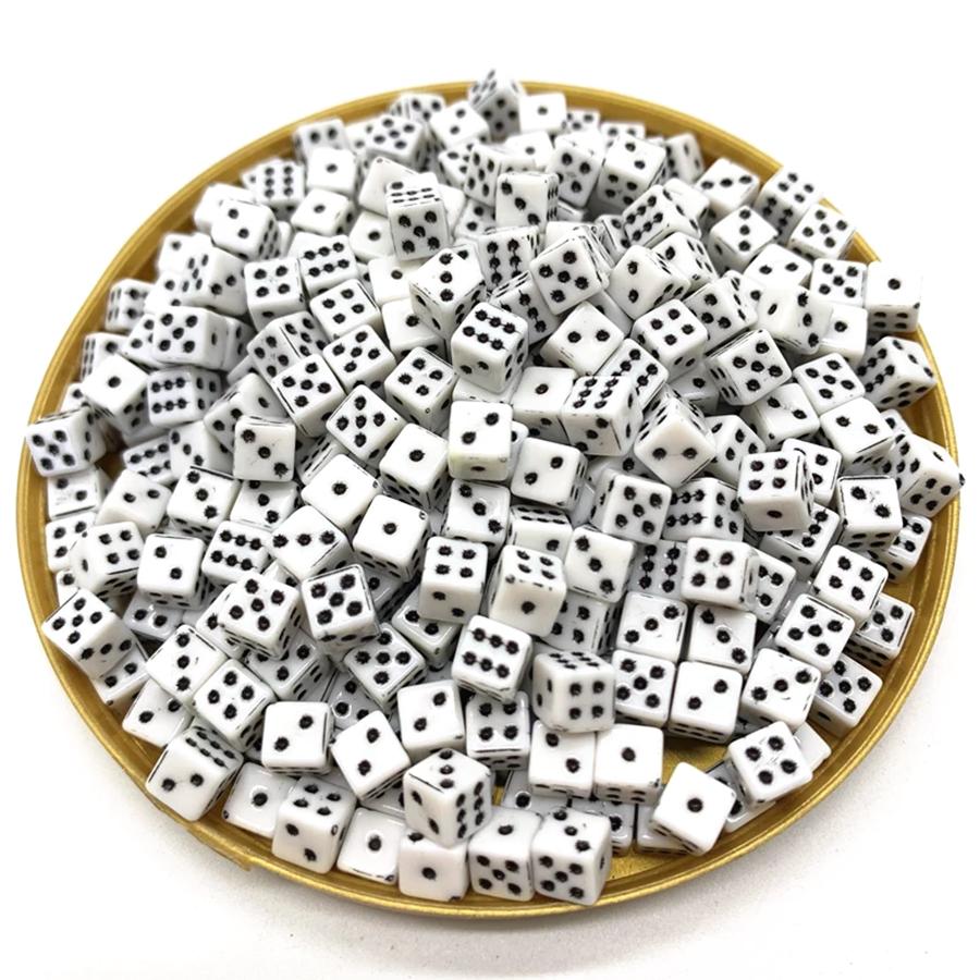 200/300/500 pièces Mini Dés Acryliques à Six Faces 8mm Festival Rassemblement Fête Jeux de Société Cartes Accessoires Fournitures de Divertissement XJM