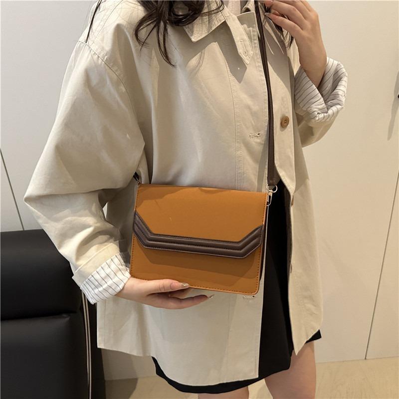 Korean Casual Crossbody Small Black Bag for Women Korean Versi Simple Shoulder Retro Hg Kg Style Small Square Bag