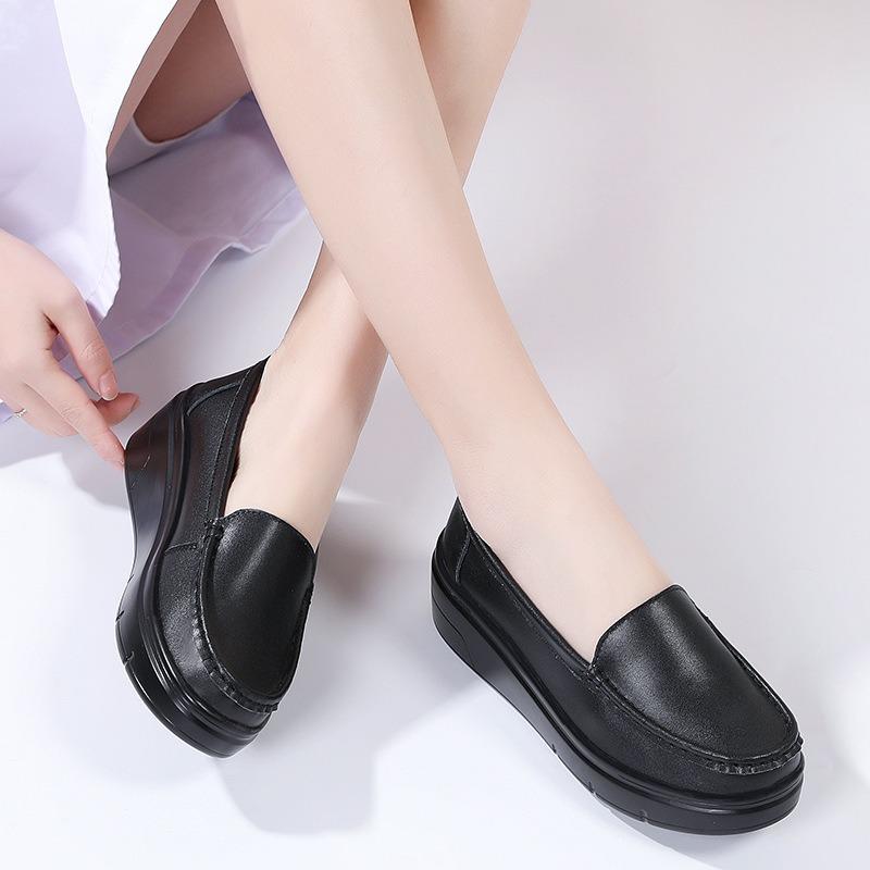 The New Style of Women's Nurse Shoes Are Breathable Soft-soled Casual Anti-slip and Versatile