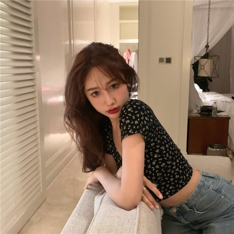 V-neck Floral Short-sleeved T-shirt Women's Base Shirt Women's Short Navel-exposed New Women's Top