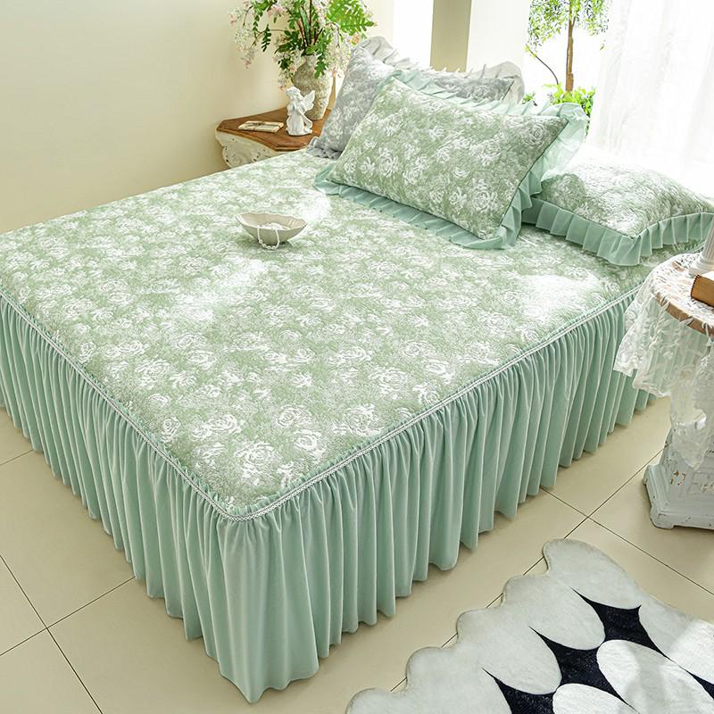 Princess Style Cooling Bed Skirt Set with Ruffled Lace Bedspread - Ice Silk Bean Mat for Summer