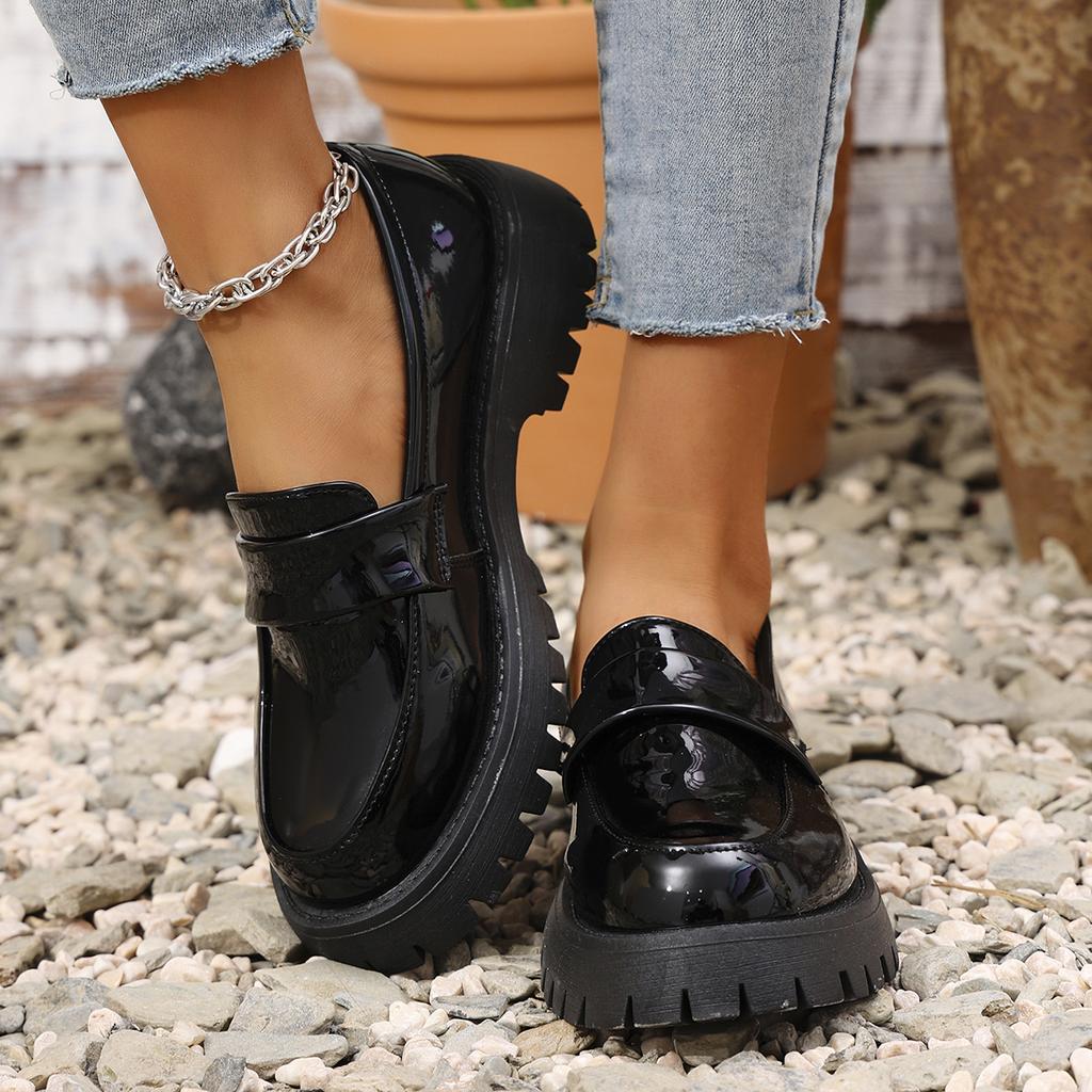 Fashion New Women's Casual Designer Platform Loafers Fashion Black Patent Leather Dress Shoes Comfortable Slip on Flat Shoe Plus Size 42