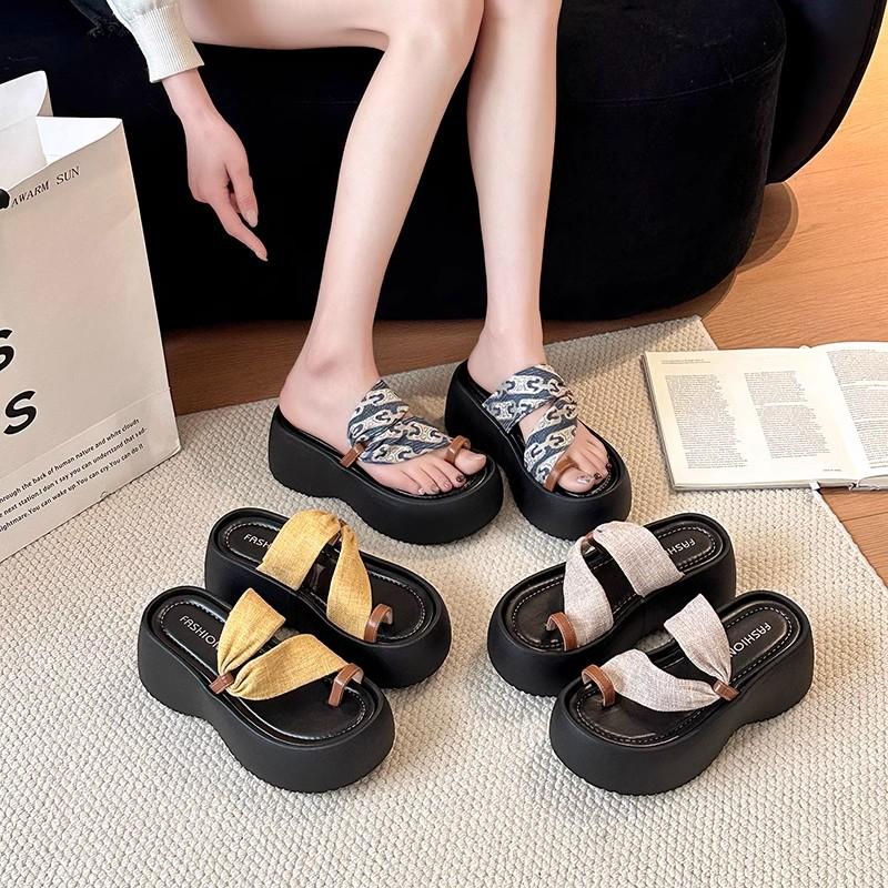 Premium comfortable toe slippers women's summer new fashion design flat open-toed beach vacation cool slippers