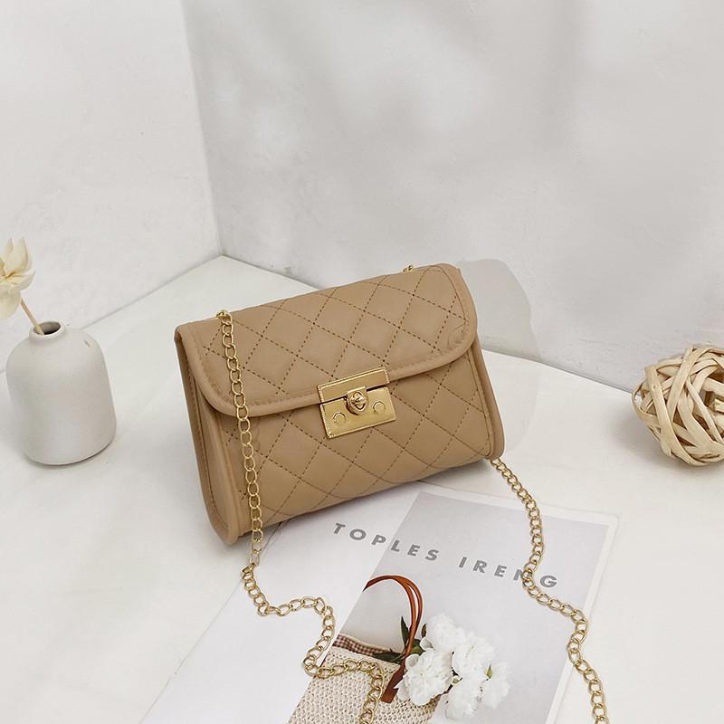 Wholesale Clear And Sweet Ladies Bag Embroidered Diamond Chain Crossbody Bag