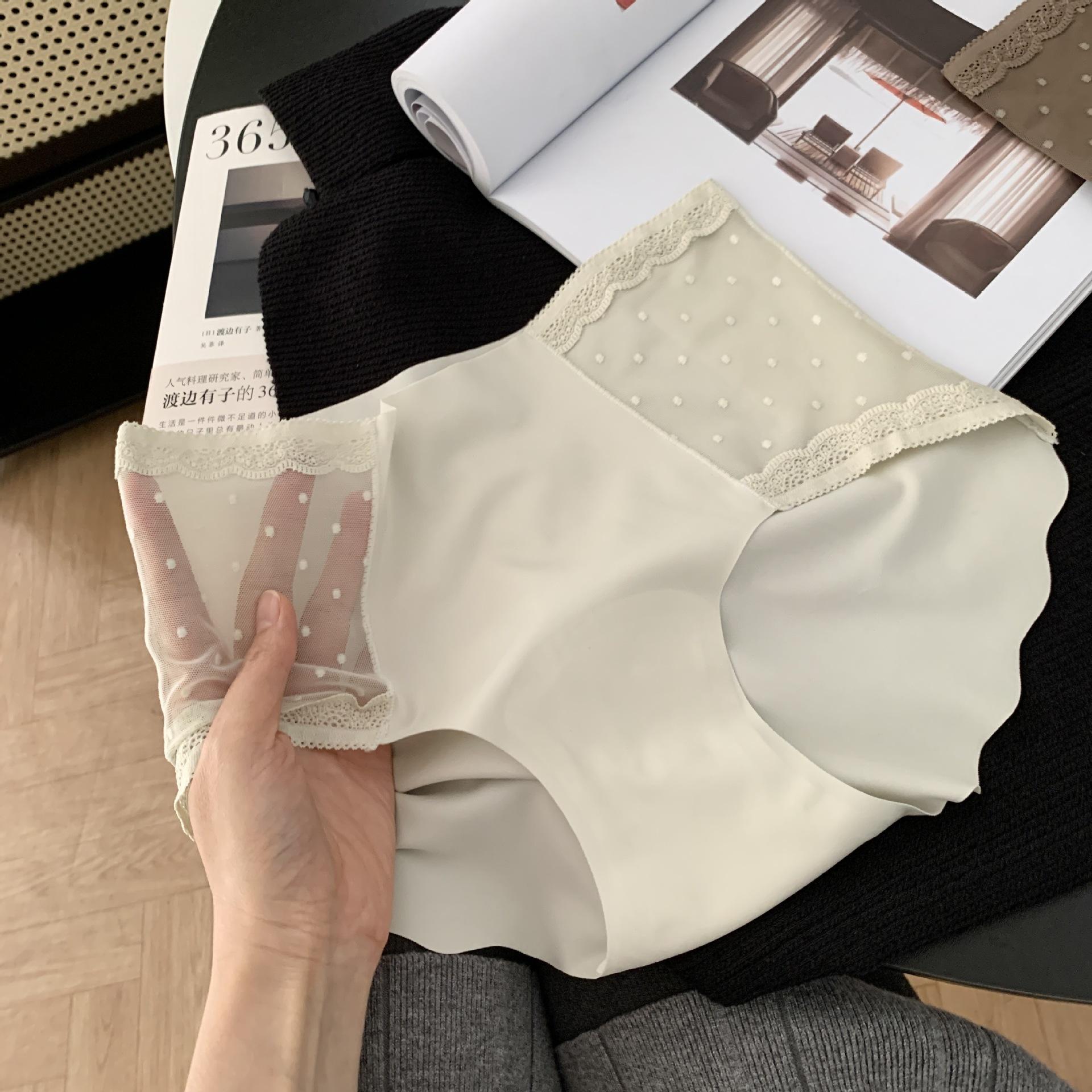 

Lady Summer Sexy Small Lace No Trace Ice Silk Breathable High Waist Not Clip Hip Briefs One size зелений