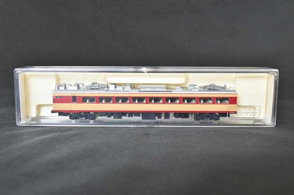 KATO 433 Moha 484 Red and Cream N Gauge / N Scale Model Train Car from Japan