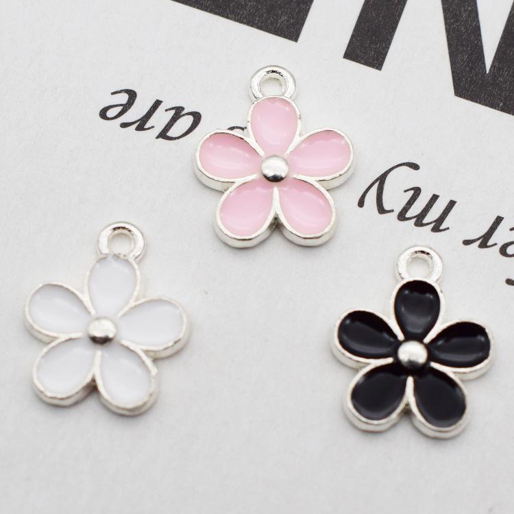 10Pcs White Flower With Golden Frame Alloy Enamel Bracelets Charm Necklace Pendant For DIY Fashion