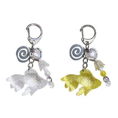 Glücksbringer-Fisch-Schlüsselanhänger, der Glück und Wohlstand repräsentiert, Konstruktion aus Kunststoff und Legierung für den täglichen Gebrauch