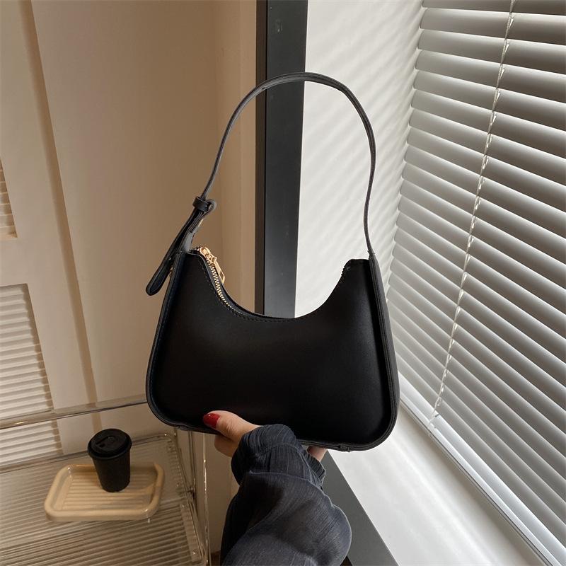 

Суцільна кольорова текстура проста модна сумка через плече 2024 осінь нова повсякденна сумка в іноземному стилі Корейська версія невеликої квадратної сумки Tide чорний