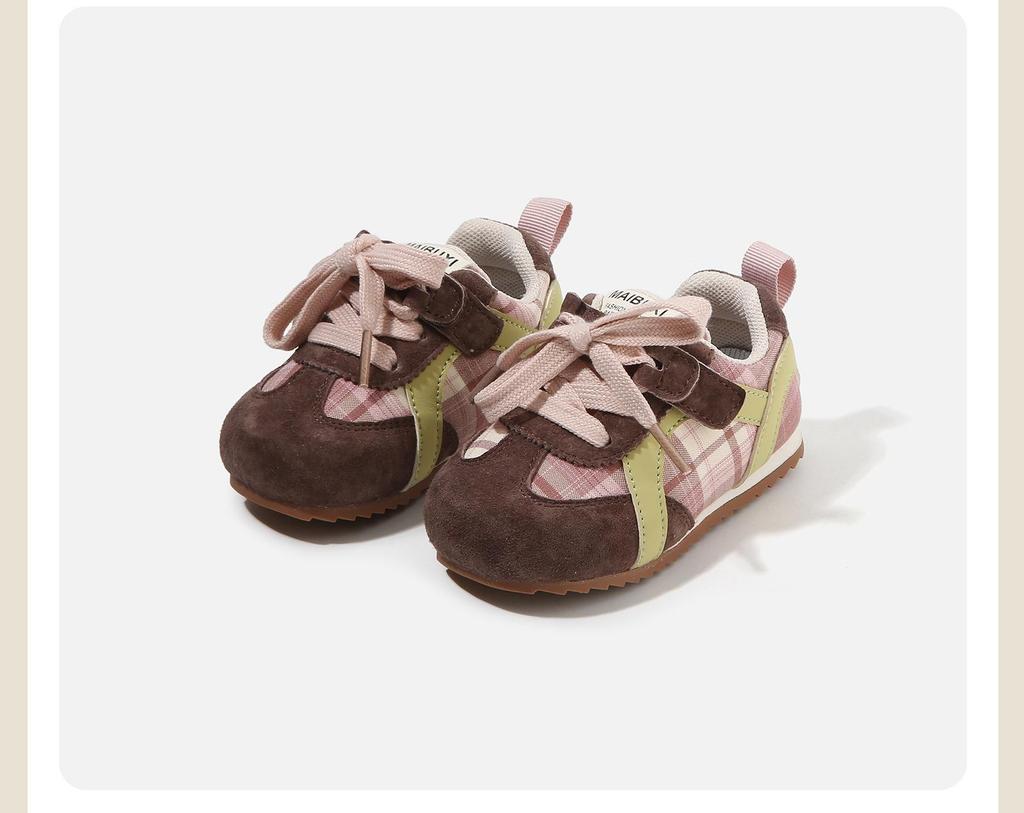 Dětské kostkované sportovní boty 2026 s barevnými bloky, protiskluzové, měkká podrážka, německé tréninkové tenisky pro chlapce a dívky