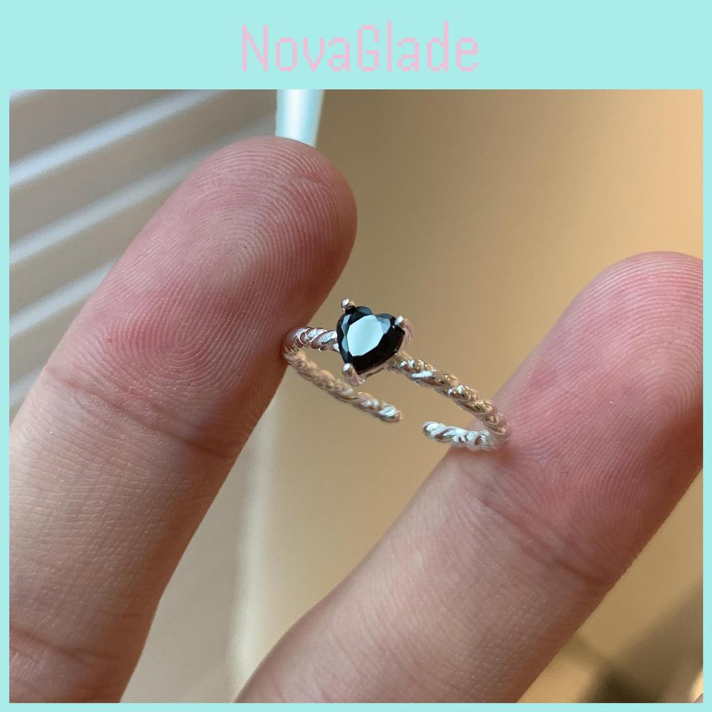 Elegant S925 Sterling Silver Heart-shaped Twisted Ring With Black Zirconia For Women