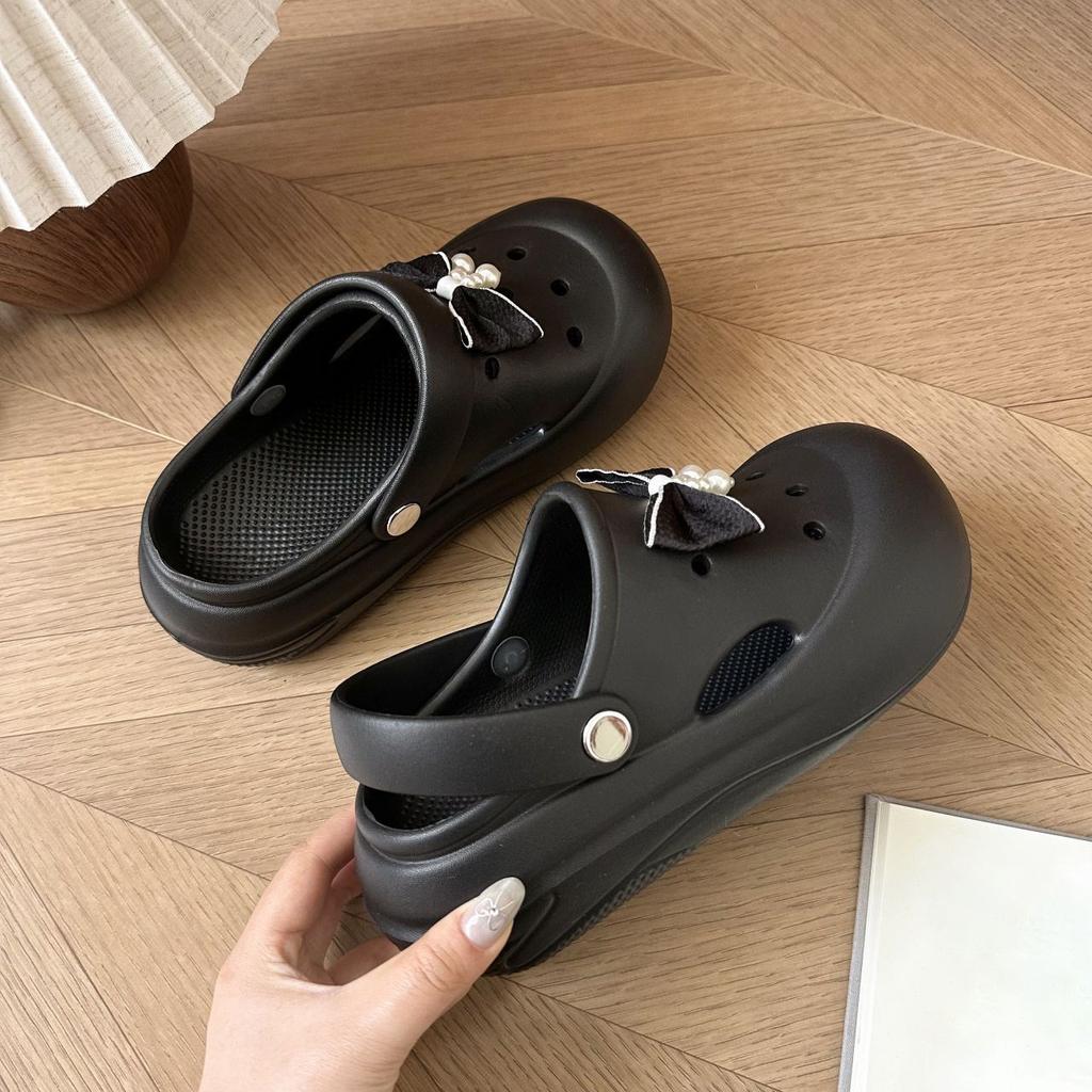 Casual platform hole shoes for women in the summer of 2025, new models for wearing fashion bows, comfortable and versatile cool slippers for women