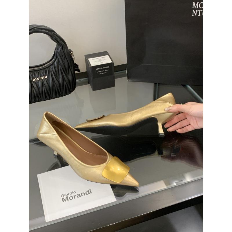 

2025 new pointed head, shallow mouth, thin heel, high heel button sole, fashionable temperament, French soft sole, versatile single shoes for women 39 золотой