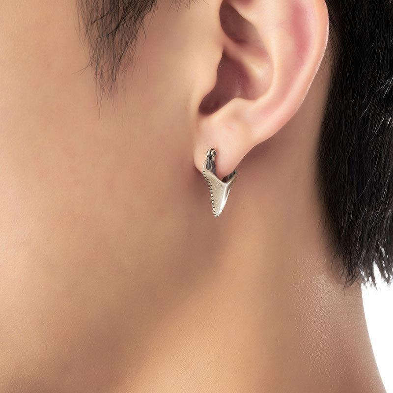 Retro Shark Teeth Stud Earrings Men's and Women's Earrings Punk Ruffian Handsome Triangular Earclips Niche Earrings Trend Personality