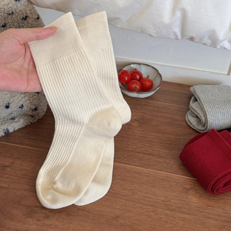 Boneless Anti-pilling Autumn and Winter Socks Solid Color Mid-calf Socks Versatile Socks for Women