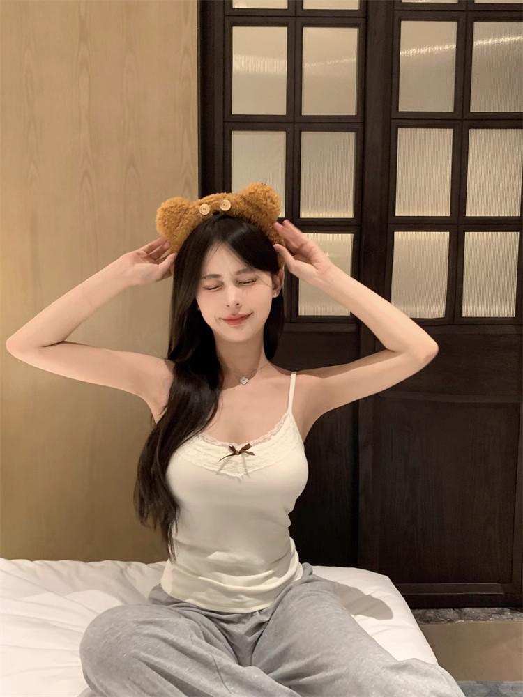 Chic White Lace Camisole: Sexy Slim-Fit Strapless Top for Spring To Autumn