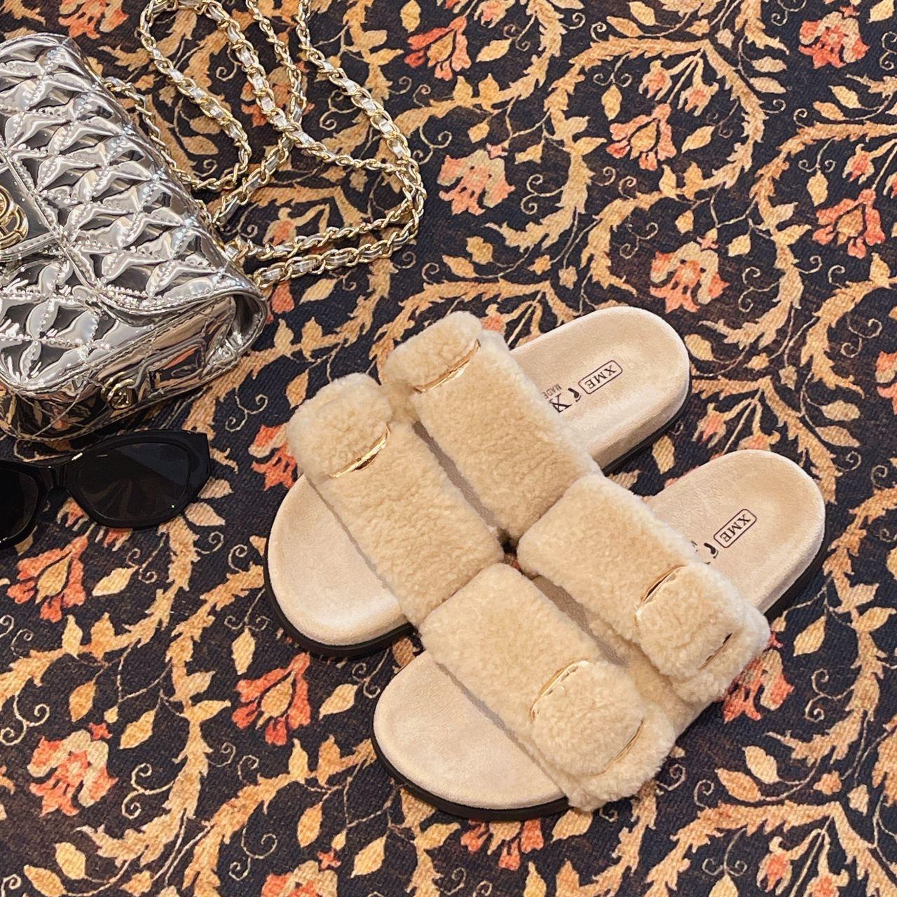 

Thick-soled fluffy slippers for women s outer wear 2025 new autumn and winter fashion word not tired feet plush cotton mop fluffy shoes 35