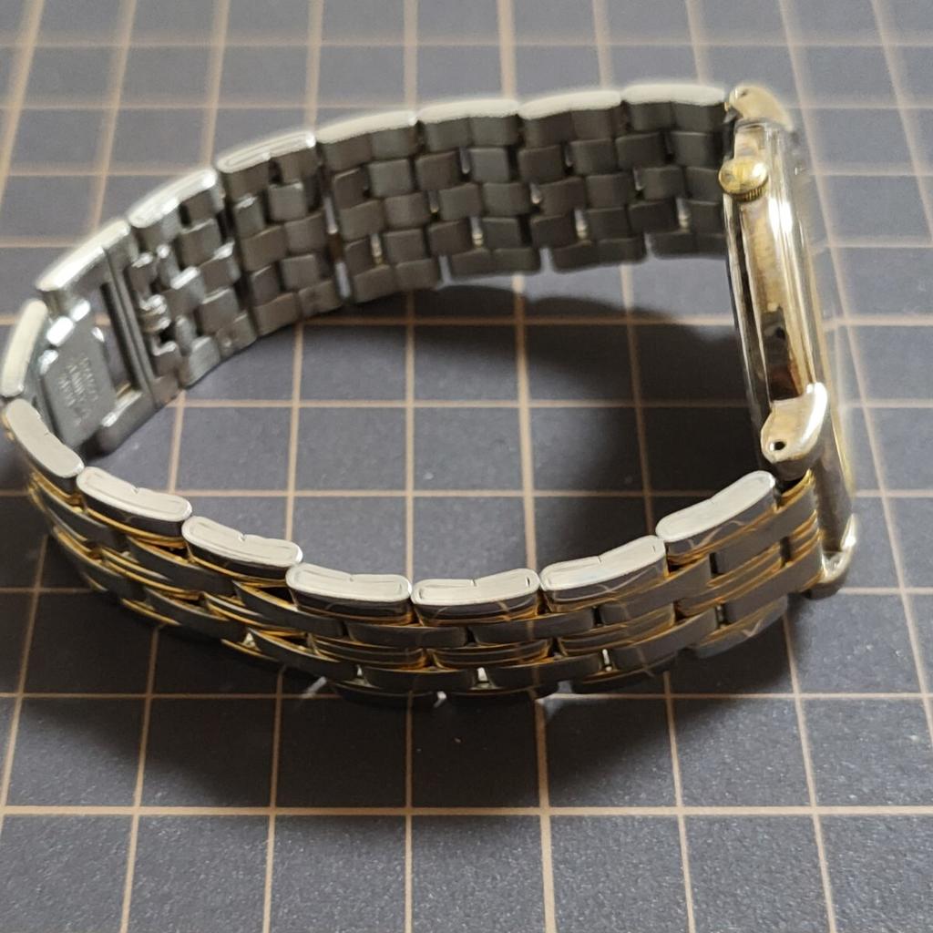 SEIKO Quartz Roman Numeral Wristwatch with New Management K26e [Working Condition] V701-1771 Battery. Code