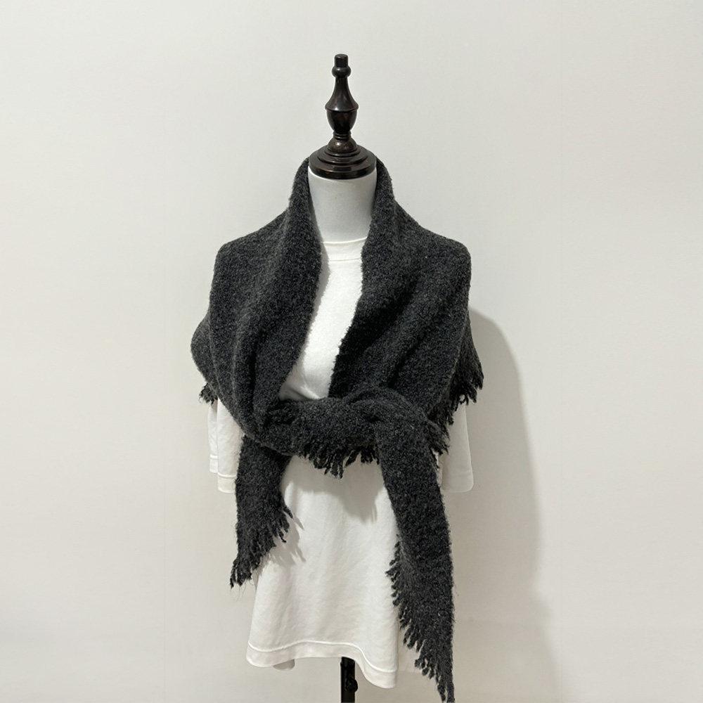 Autumn Winter Warm Tassel Wool Scarf Woman Ripped Selvedge Knitted Triangle Scarf Punk Vintage Soft Comfortable Shawl