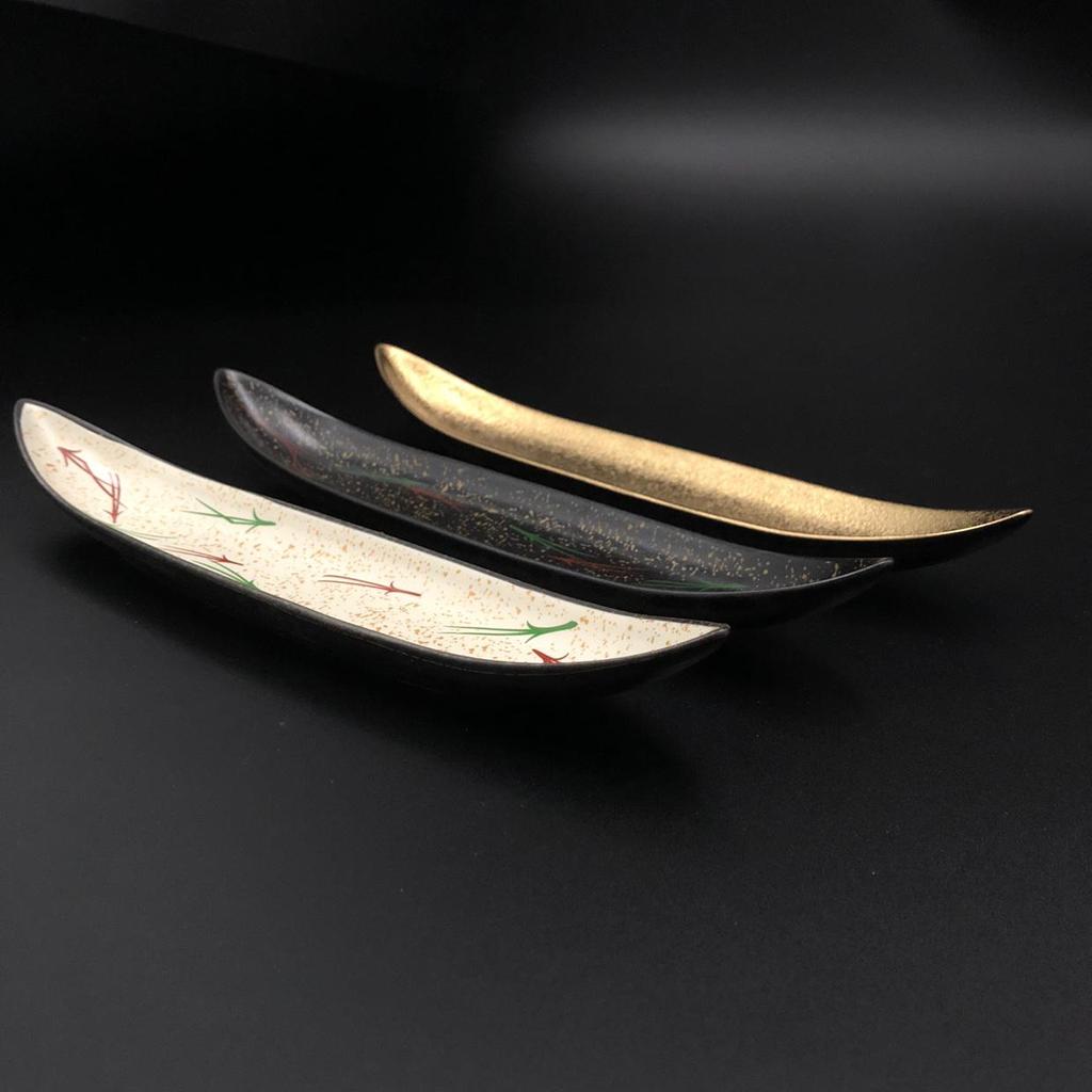 Leaf-Shaped Japanese Sushi Plate - Creative Underglaze Ceramic Dish for Restaurants