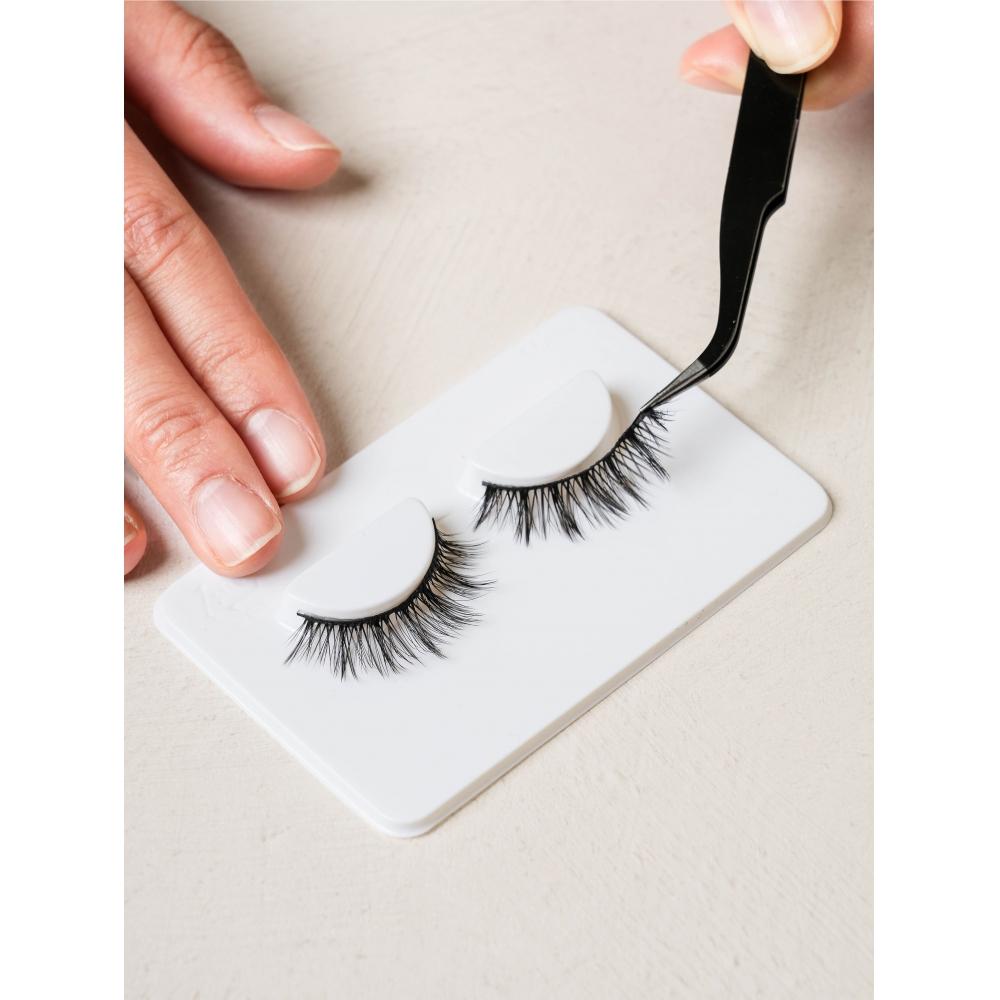 Daiso Volumen-Wimpern S6